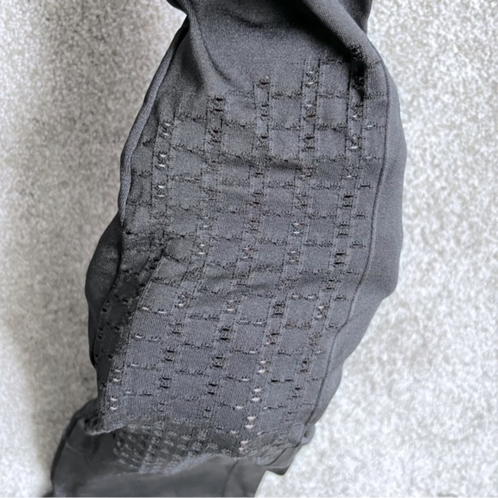Motherhood black seamless Maternity leggings size small/medium - Picture 3 of 5